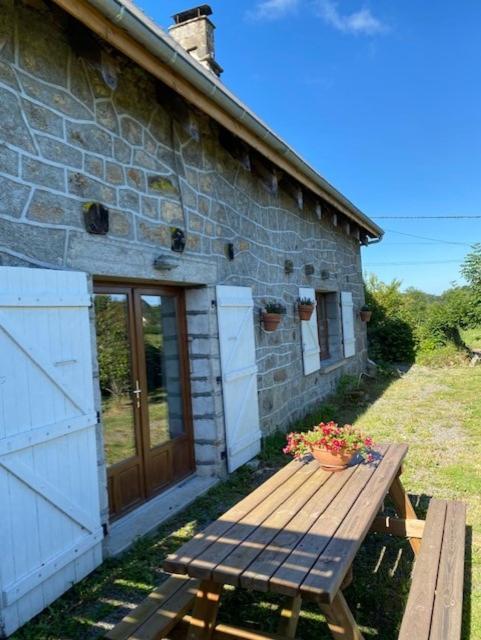 Maison De Campagne Sarroux Exterior foto